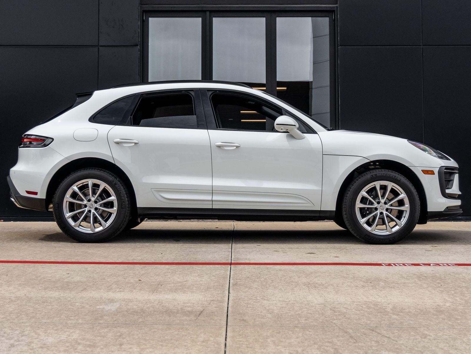 2026 Porsche Macan AWD