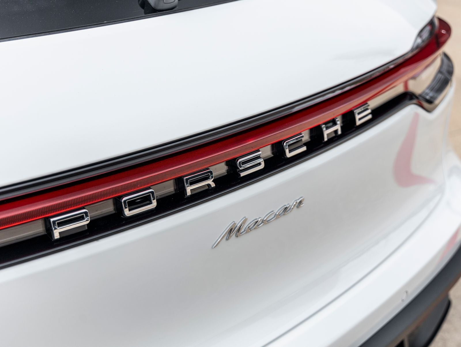 2026 Porsche Macan AWD