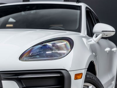 2026 Porsche Macan AWD