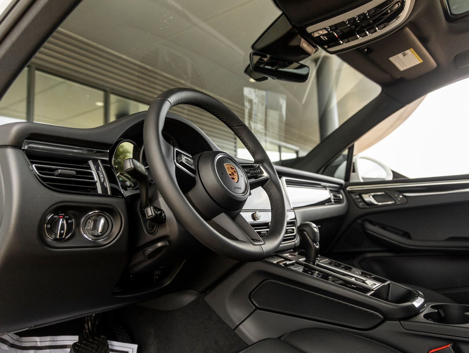 2026 Porsche Macan AWD