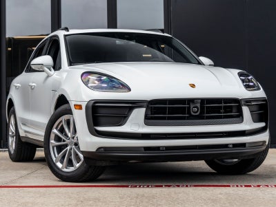 2026 Porsche Macan AWD
