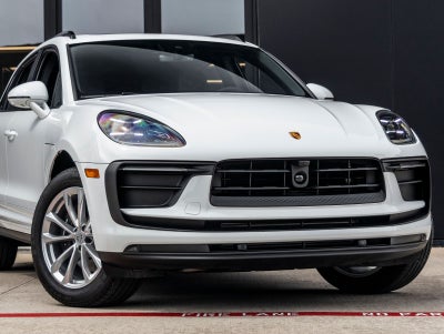 2026 Porsche Macan AWD