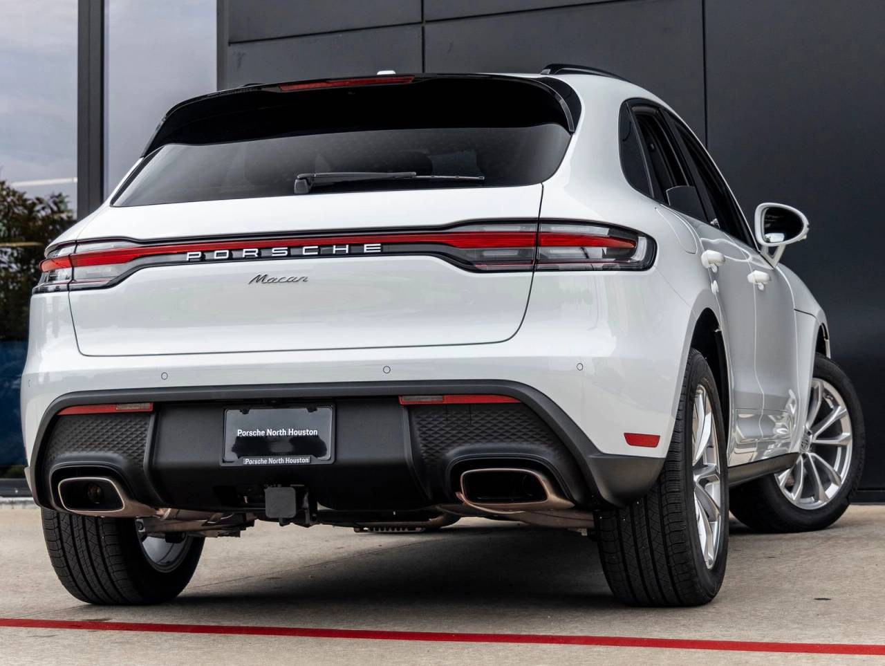 2026 Porsche Macan AWD