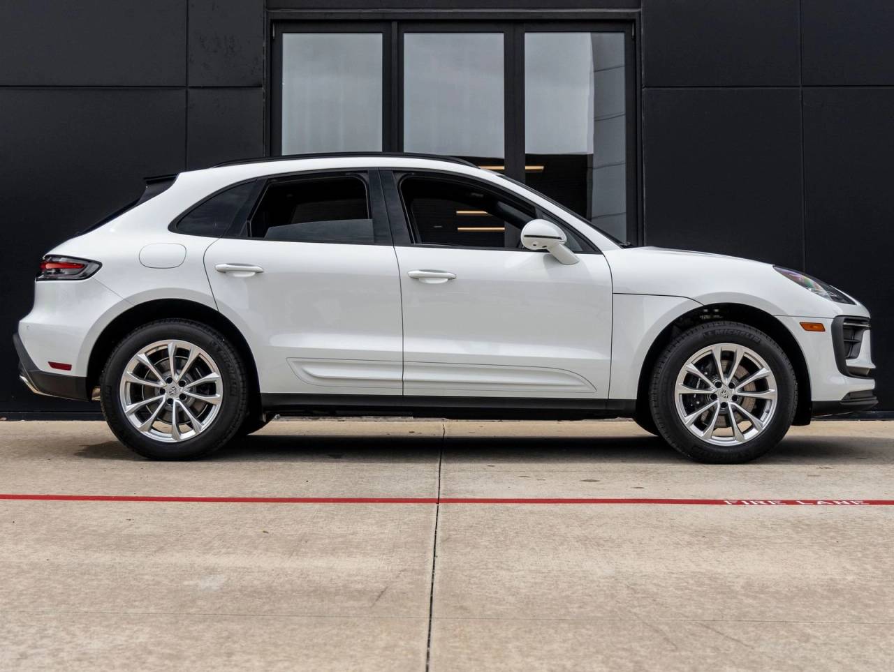 2026 Porsche Macan AWD