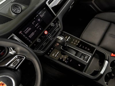 2026 Porsche Macan AWD