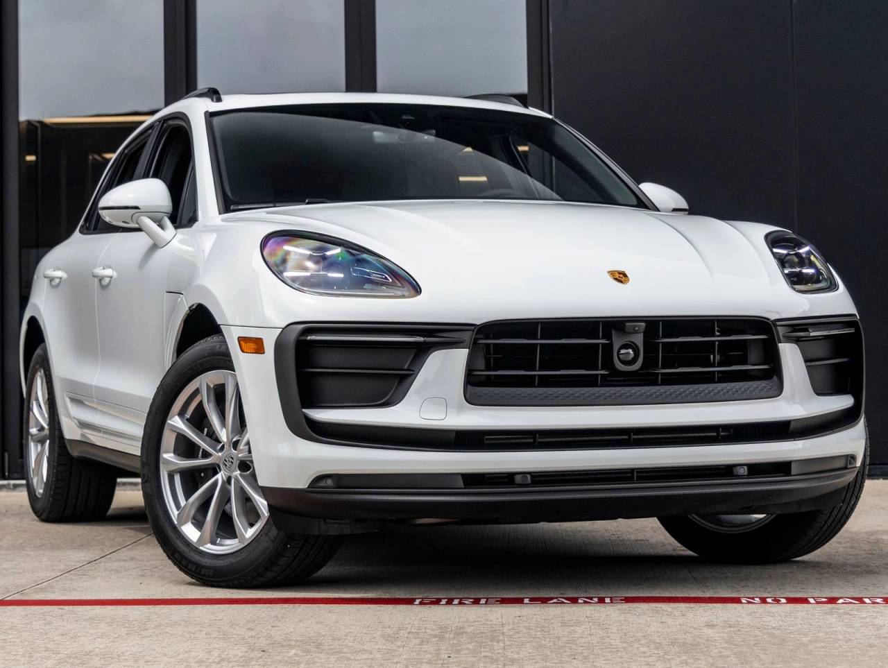 2026 Porsche Macan AWD