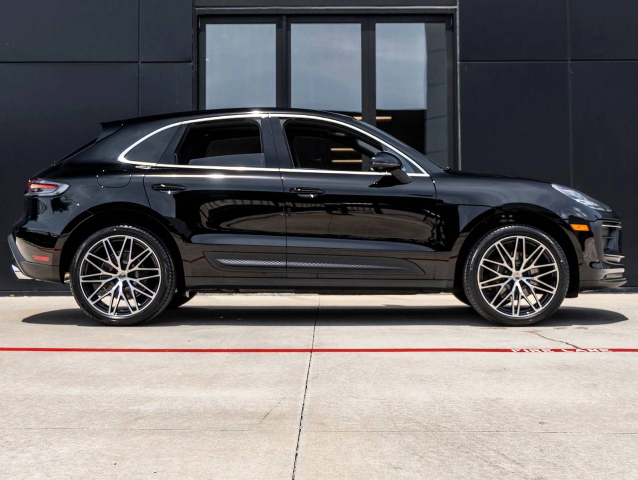 2026 Porsche Macan AWD