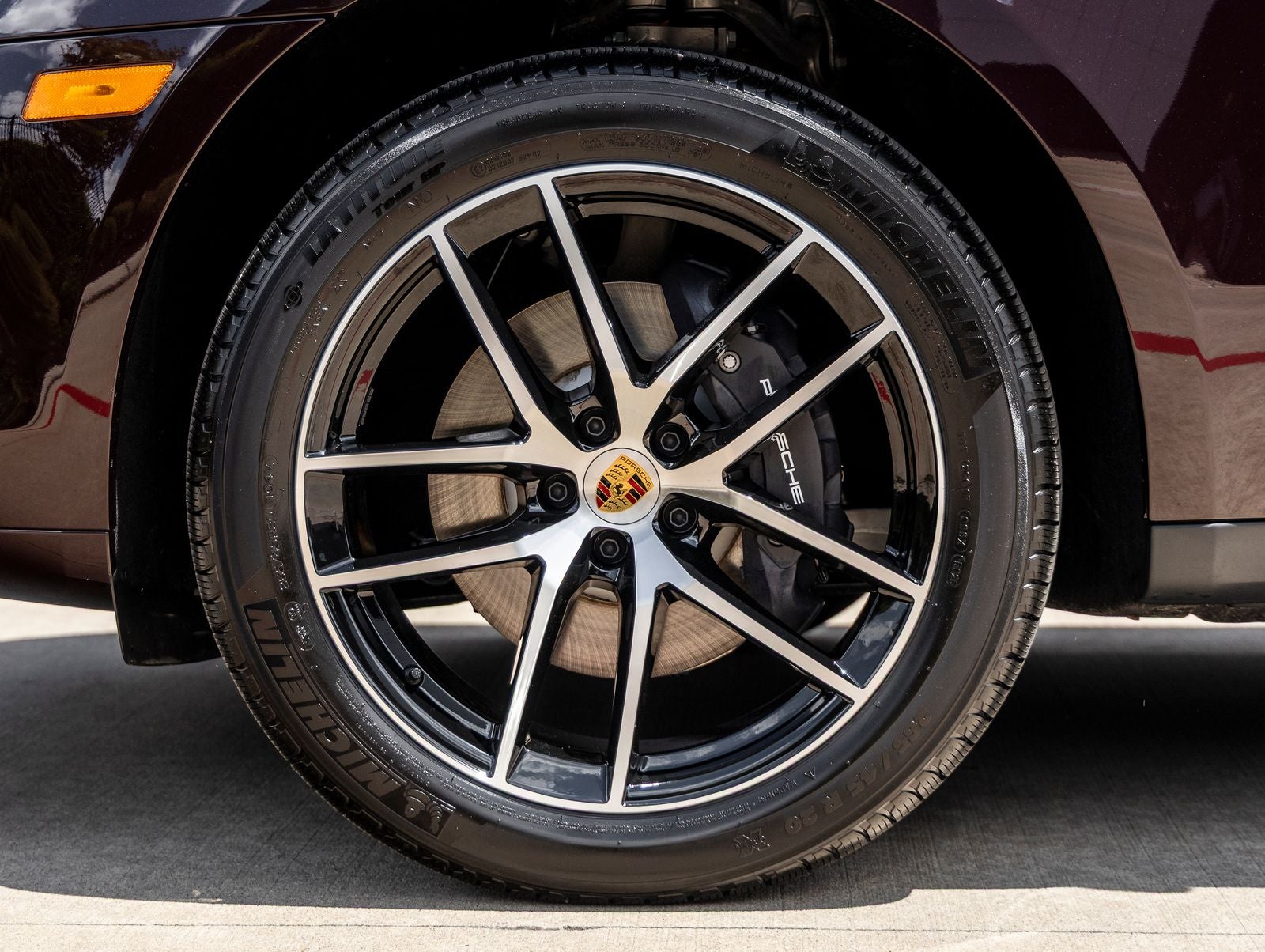 2026 Porsche Macan AWD