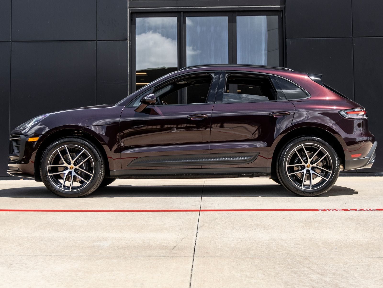 2026 Porsche Macan AWD