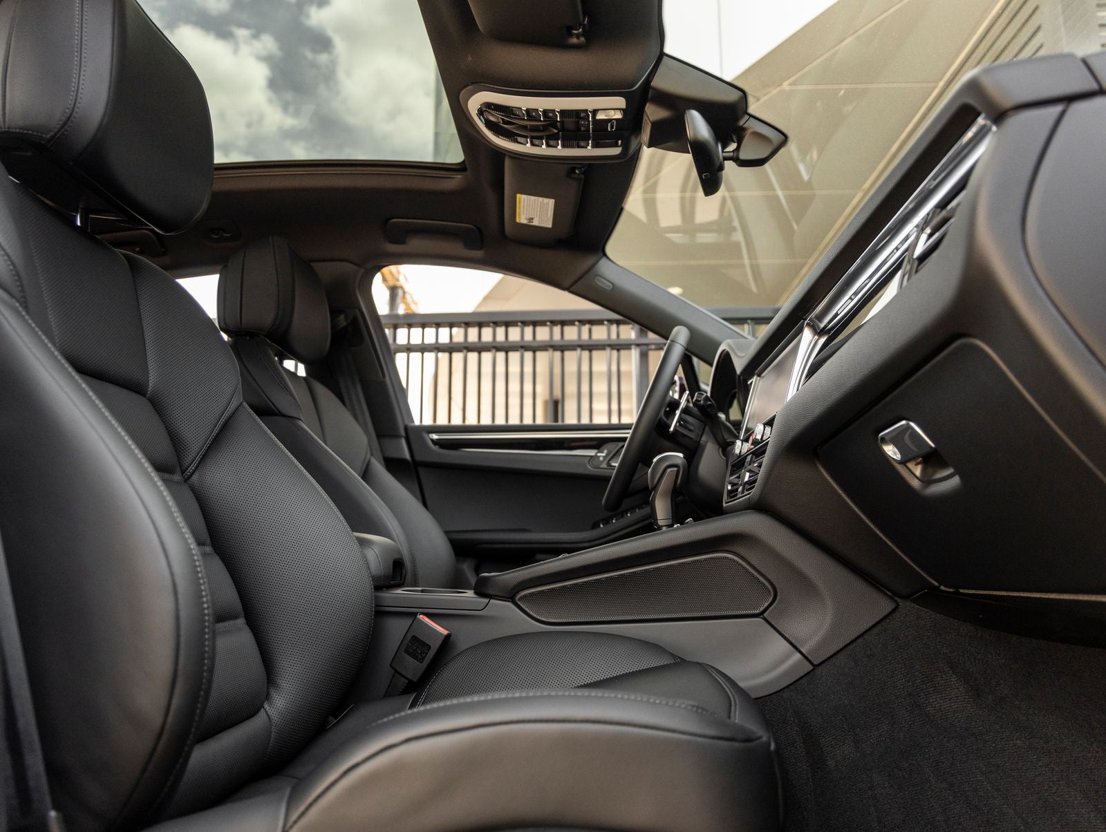 2026 Porsche Macan AWD