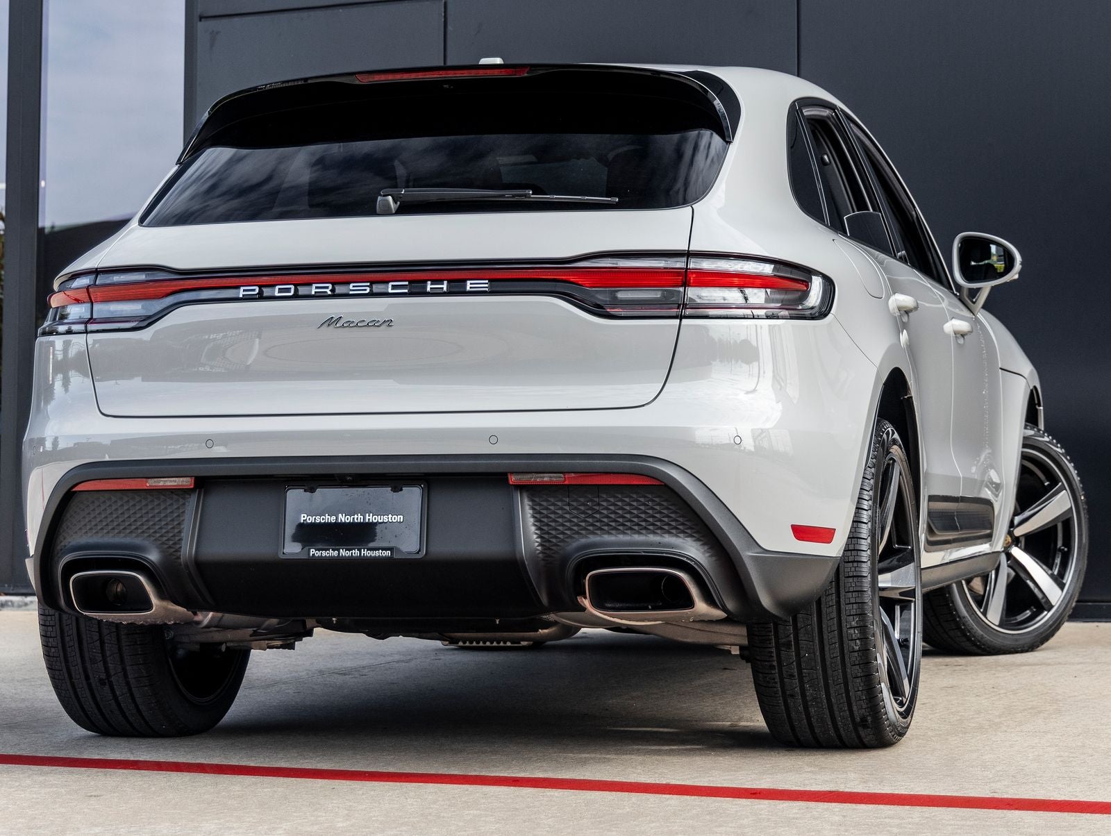 2026 Porsche Macan AWD
