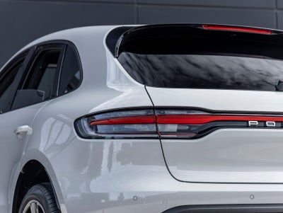 2026 Porsche Macan AWD