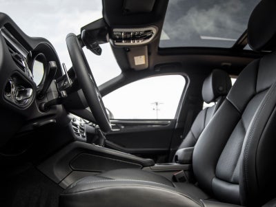 2026 Porsche Macan AWD