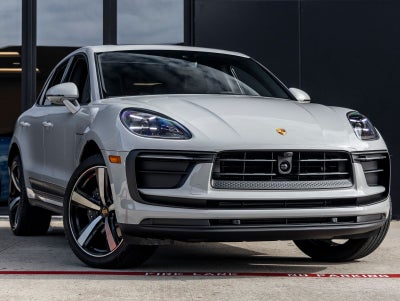 2026 Porsche Macan AWD