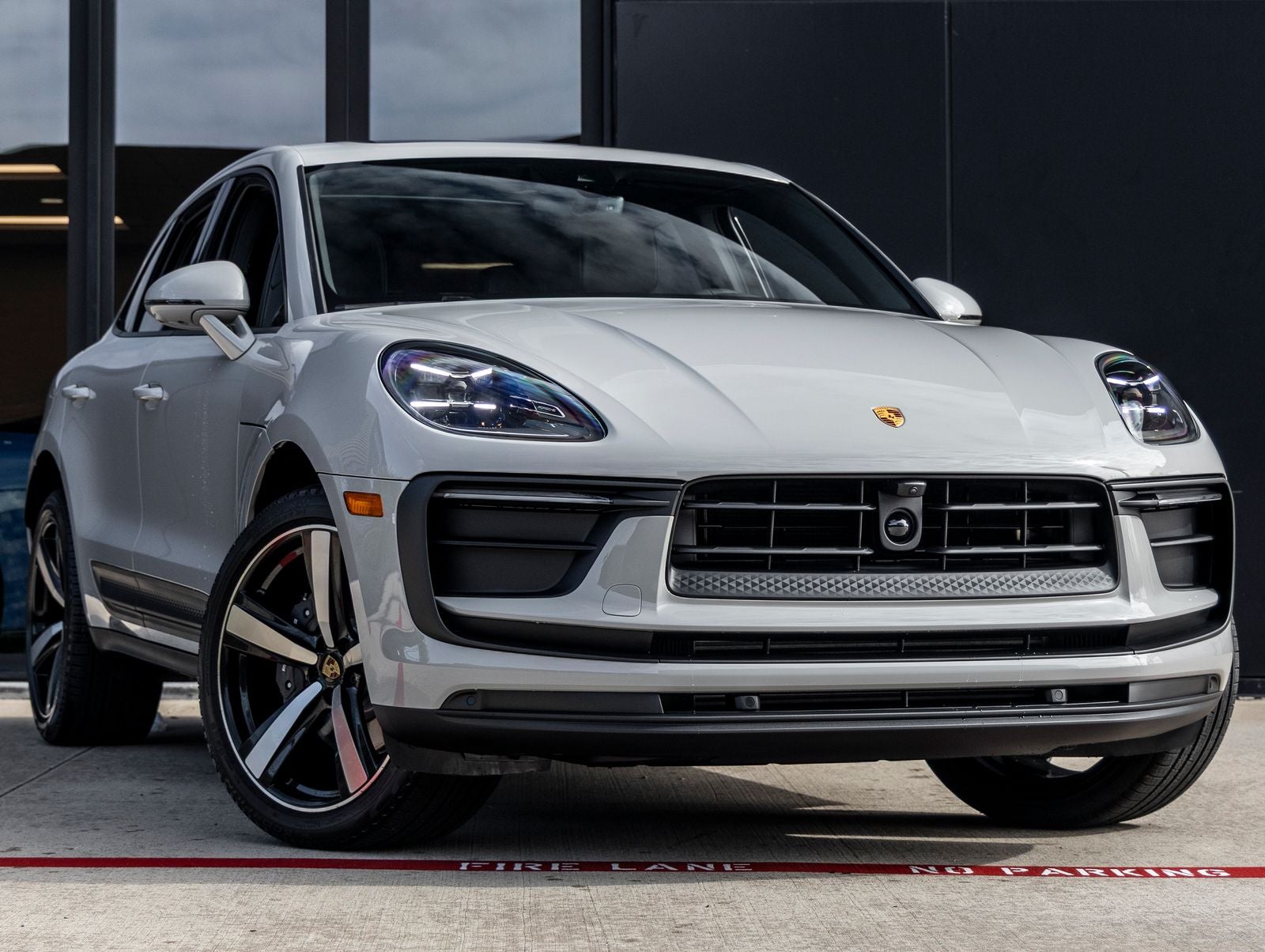 2026 Porsche Macan AWD