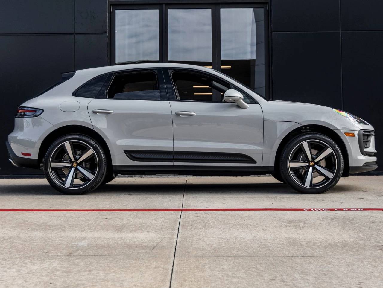 2026 Porsche Macan AWD