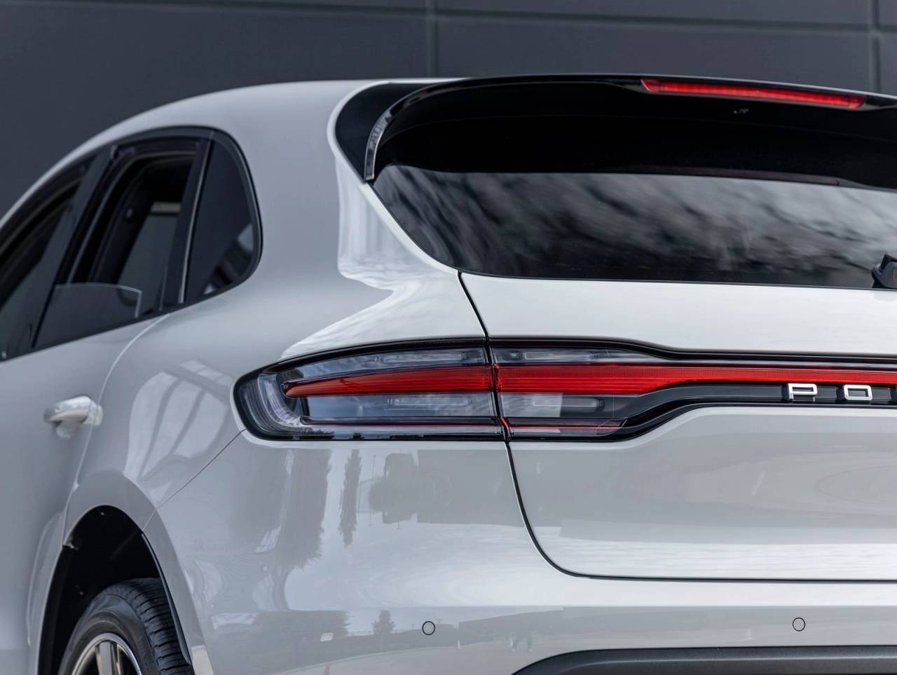 2026 Porsche Macan AWD