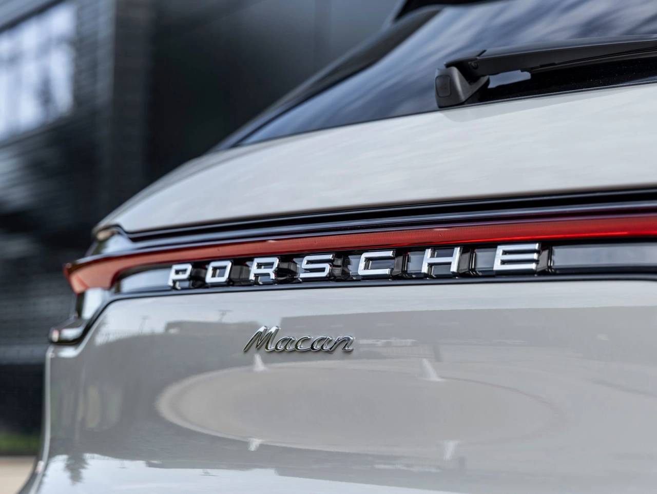 2026 Porsche Macan AWD