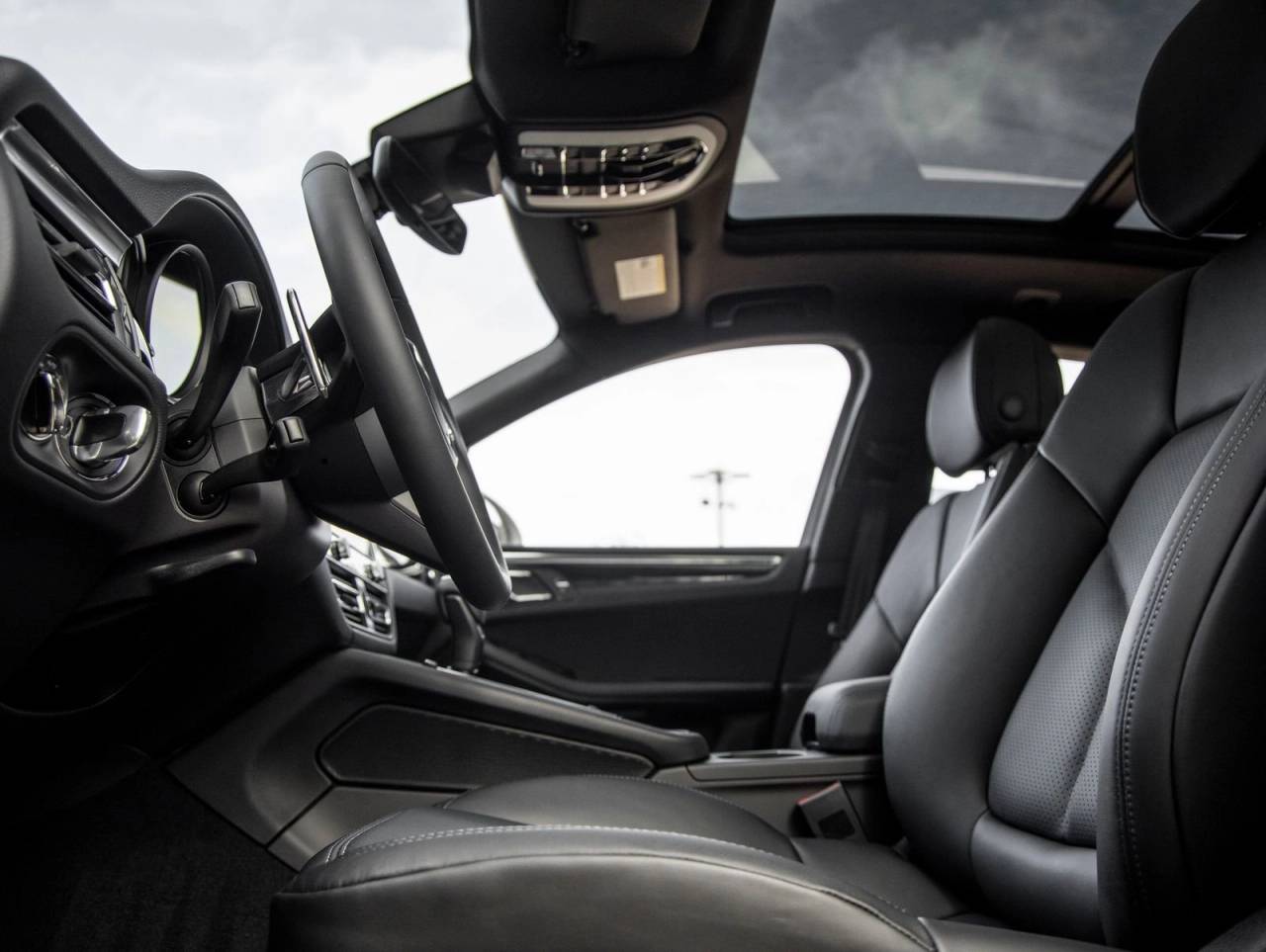 2026 Porsche Macan AWD