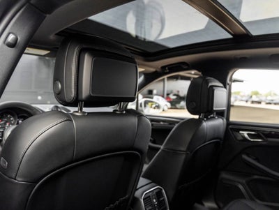 2026 Porsche Macan AWD