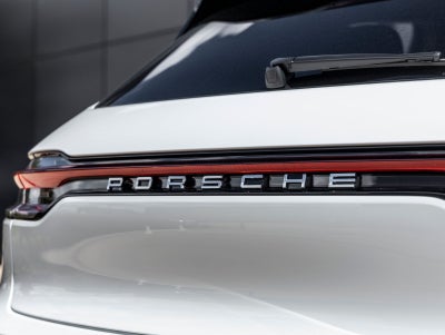 2026 Porsche Macan AWD