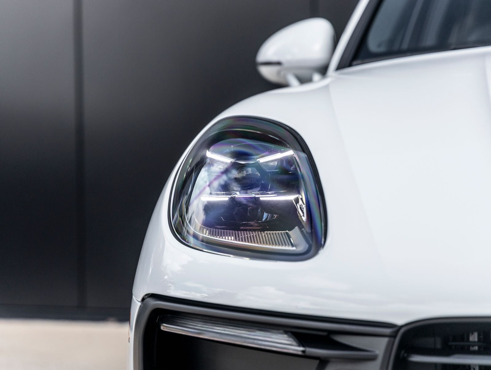 2026 Porsche Macan AWD