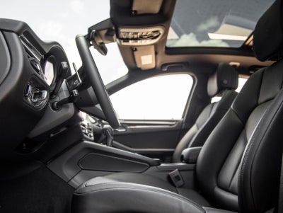 2026 Porsche Macan AWD