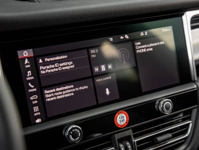 2026 Porsche Macan AWD