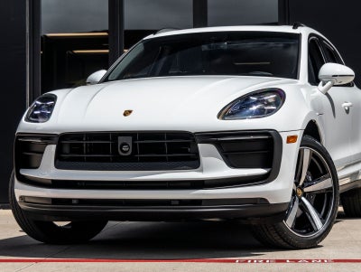 2026 Porsche Macan AWD