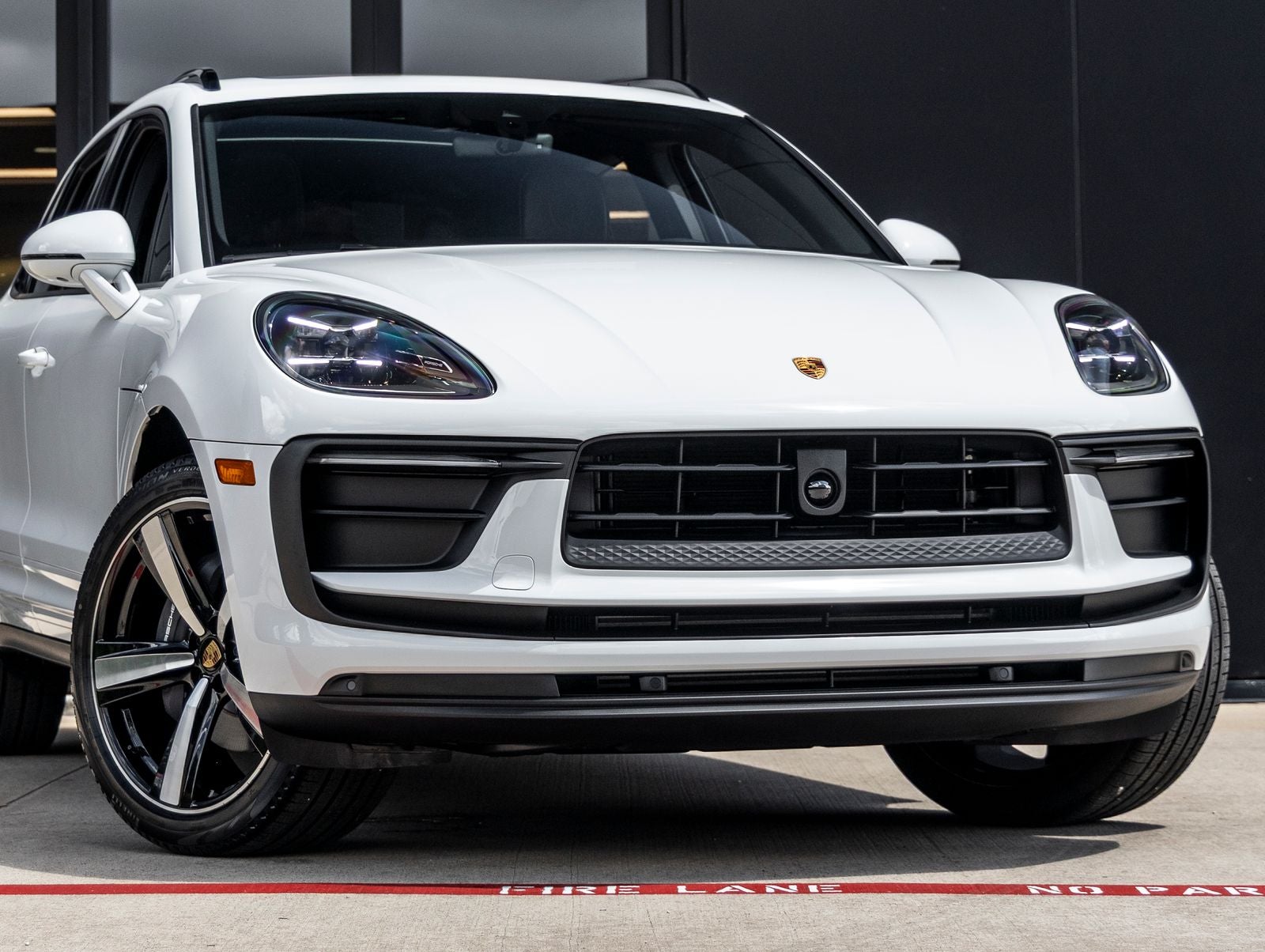 2026 Porsche Macan AWD
