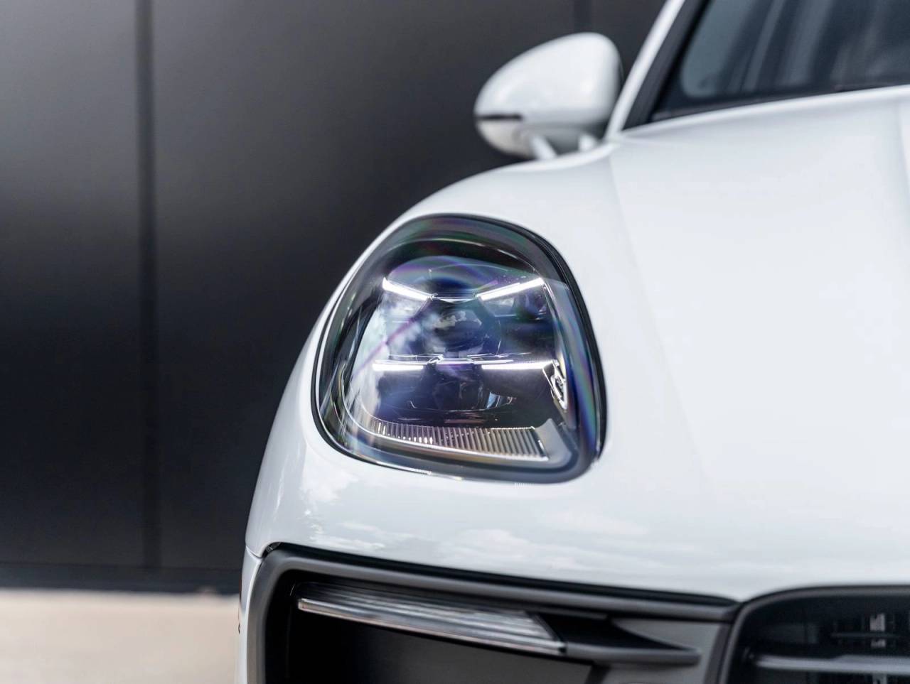 2026 Porsche Macan AWD