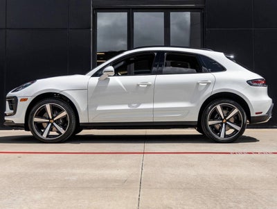 2026 Porsche Macan AWD