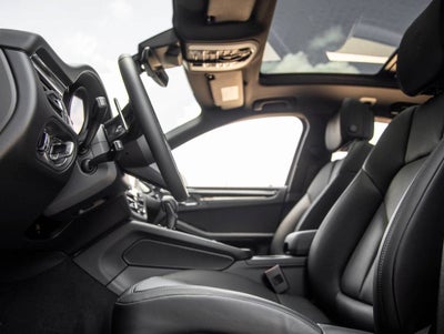 2026 Porsche Macan AWD