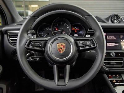 2026 Porsche Macan AWD