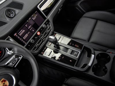 2026 Porsche Macan AWD