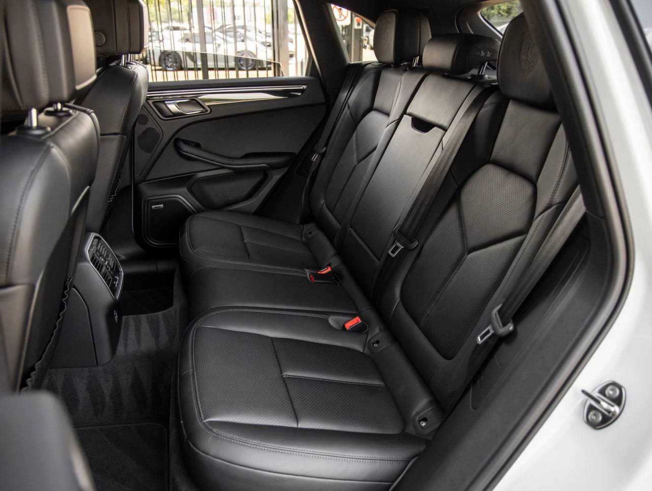 2026 Porsche Macan AWD