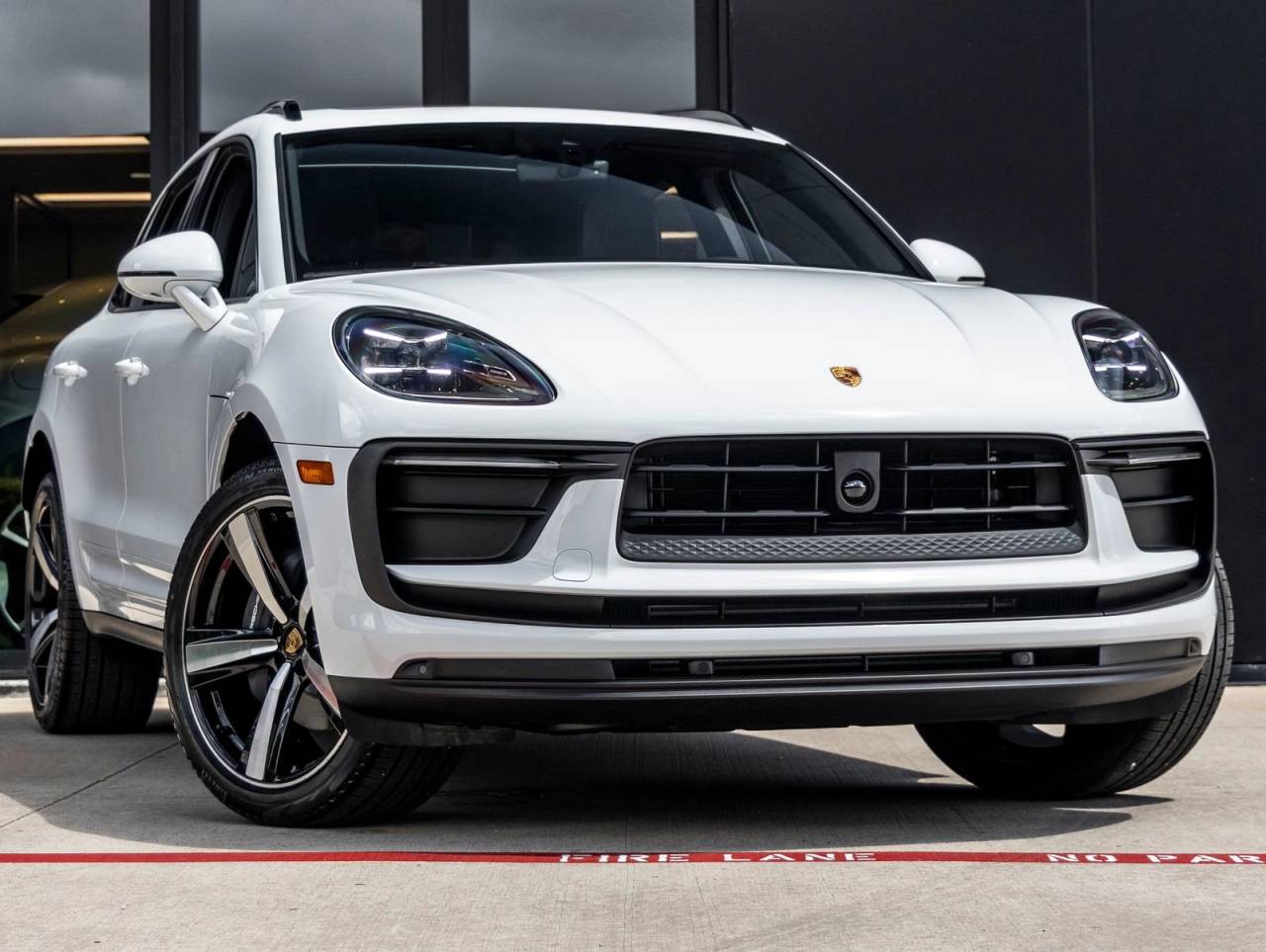 2026 Porsche Macan AWD