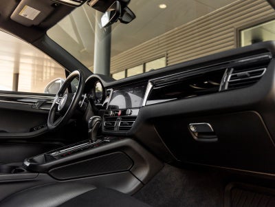 2024 Porsche Macan Macan (MY24)