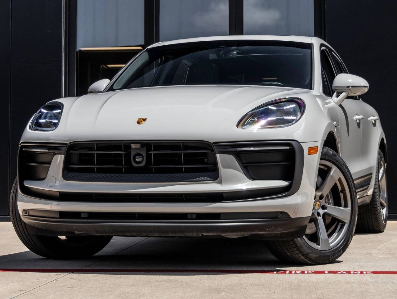 2024 Porsche Macan Base
