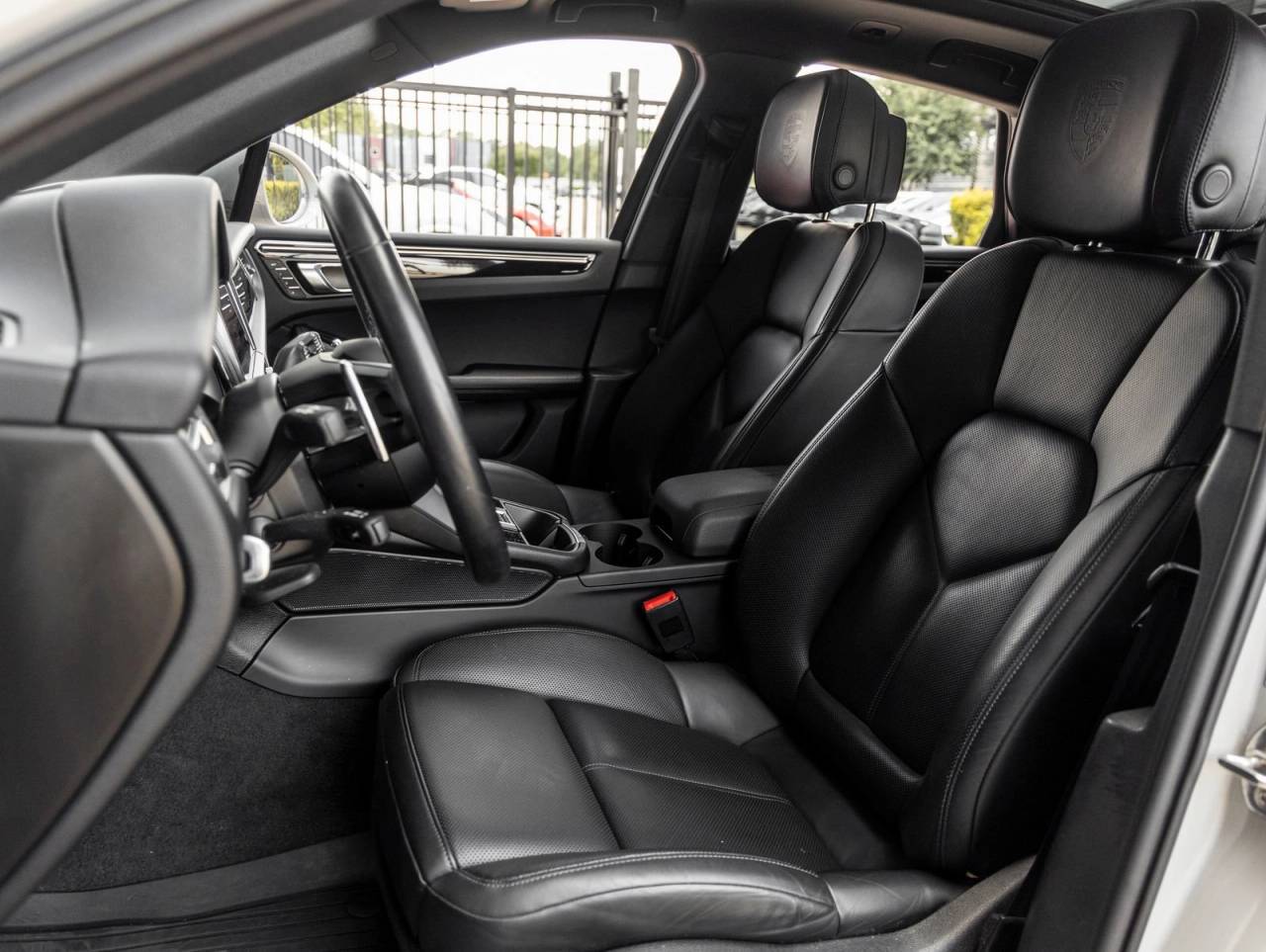2024 Porsche Macan Base