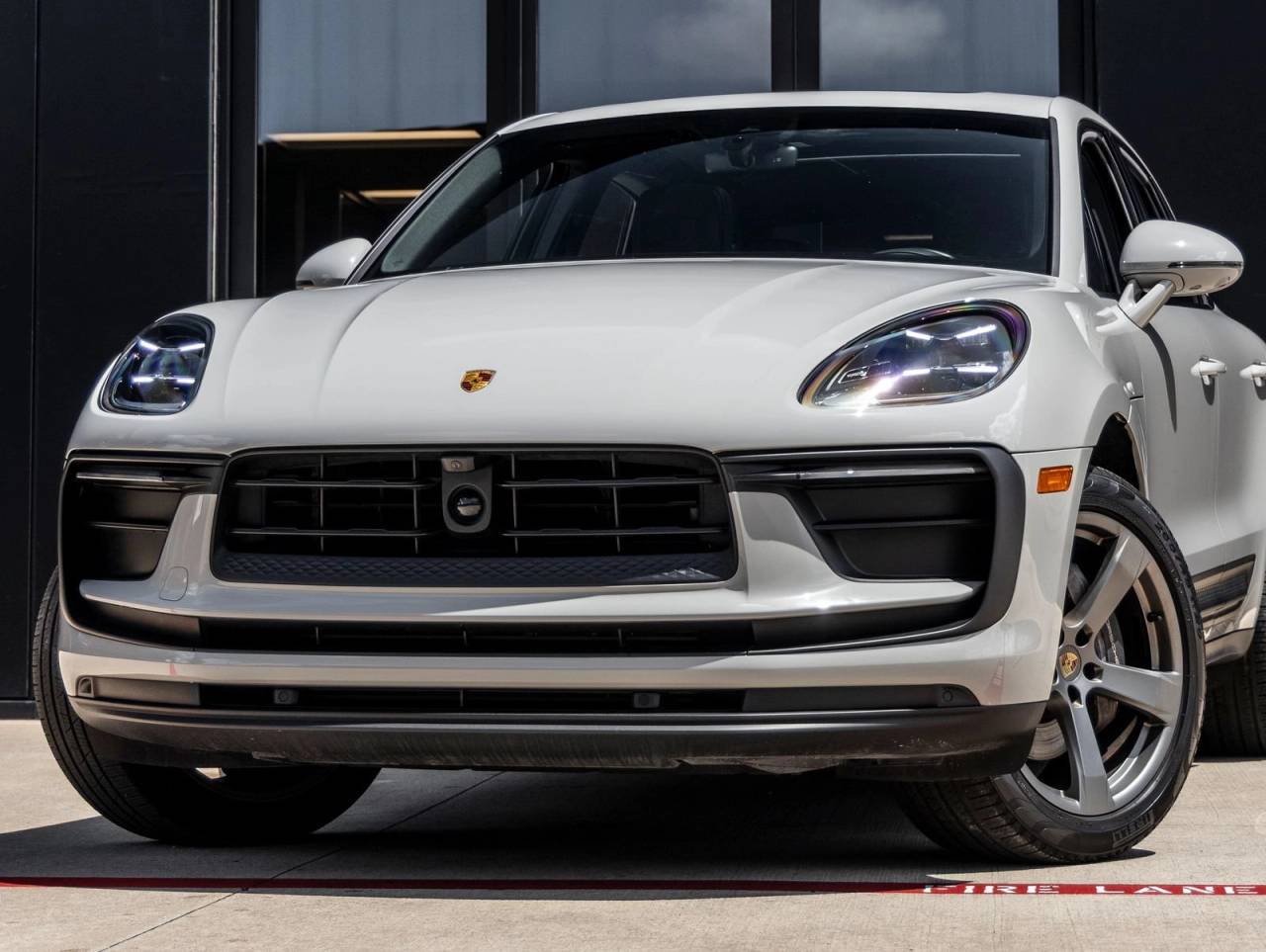 2024 Porsche Macan Base