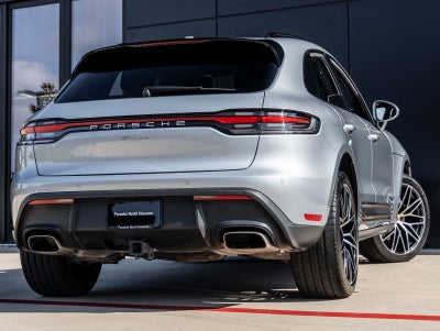 2025 Porsche Macan Base