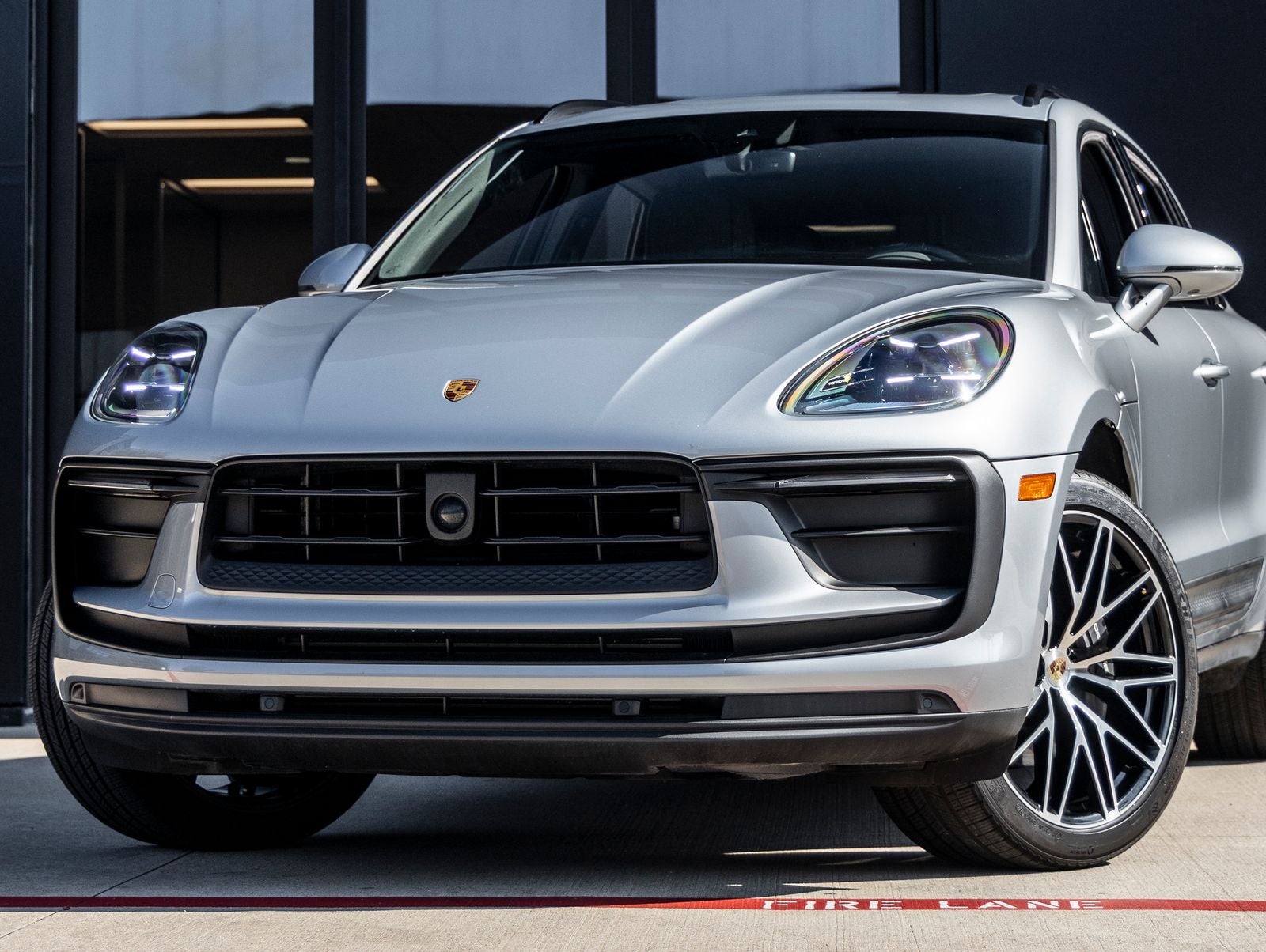 2025 Porsche Macan Base