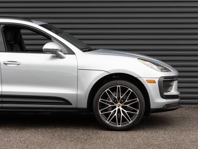 2025 Porsche Macan Base