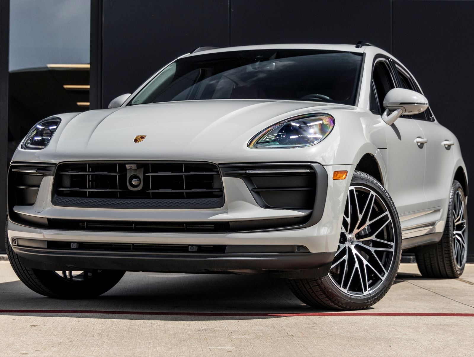 2025 Porsche Macan AWD