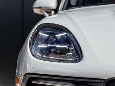 2025 Porsche Macan AWD