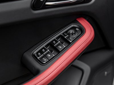 2025 Porsche Macan AWD