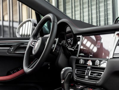 2025 Porsche Macan AWD