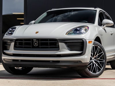 2025 Porsche Macan AWD