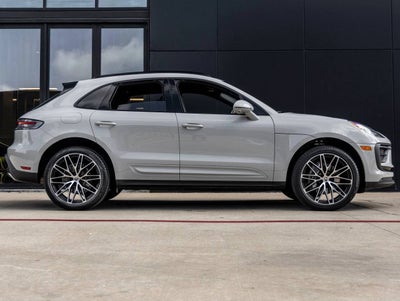 2025 Porsche Macan AWD